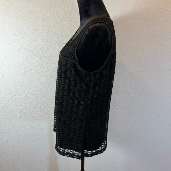 NAIF Black Crochet Detail Tank Top - Picture 2 of 7